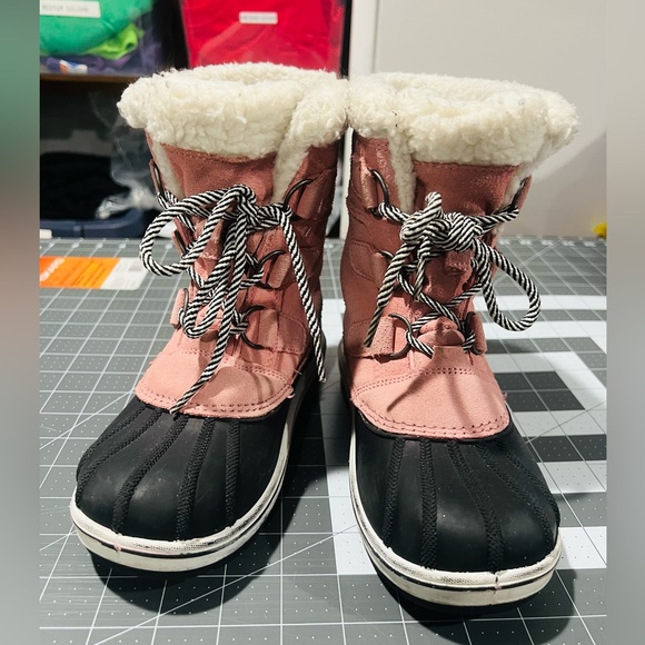 Target Other - Cat and Jack girls Pink and Black Snow Boots Size: 1
